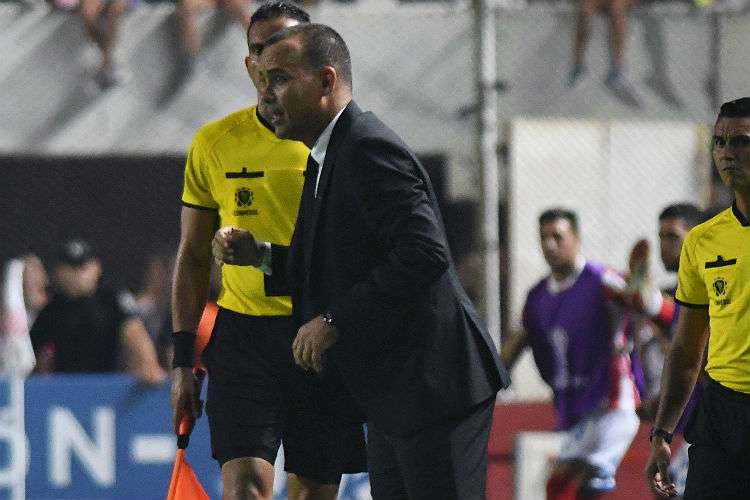 Dudamel espera mais competitividade dos jogadores do Atlético (Foto: AFP / JOSE ALMEIDA).