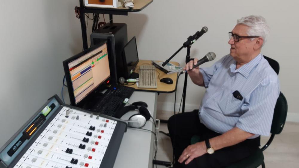 João Sena milita no rádio desde 1987