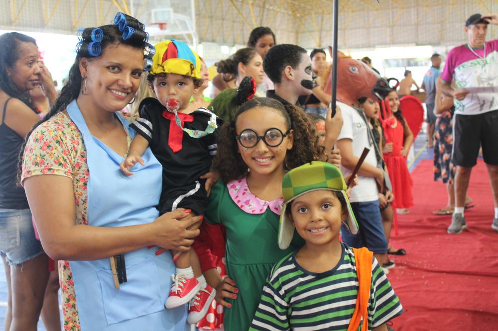 Muita diversão durante o Carnaval no clube.