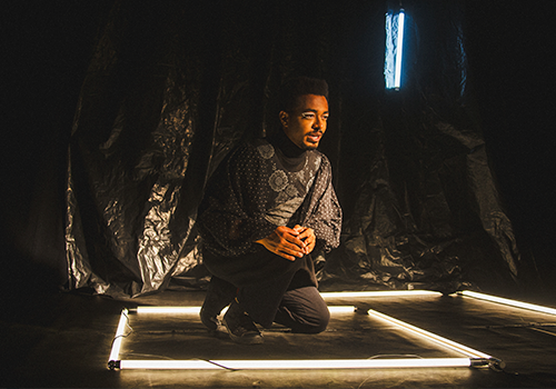 Montagem 'Teatro Decomposto' estreia dia 26 de outubro - (Foto: Matheus Soriedem)