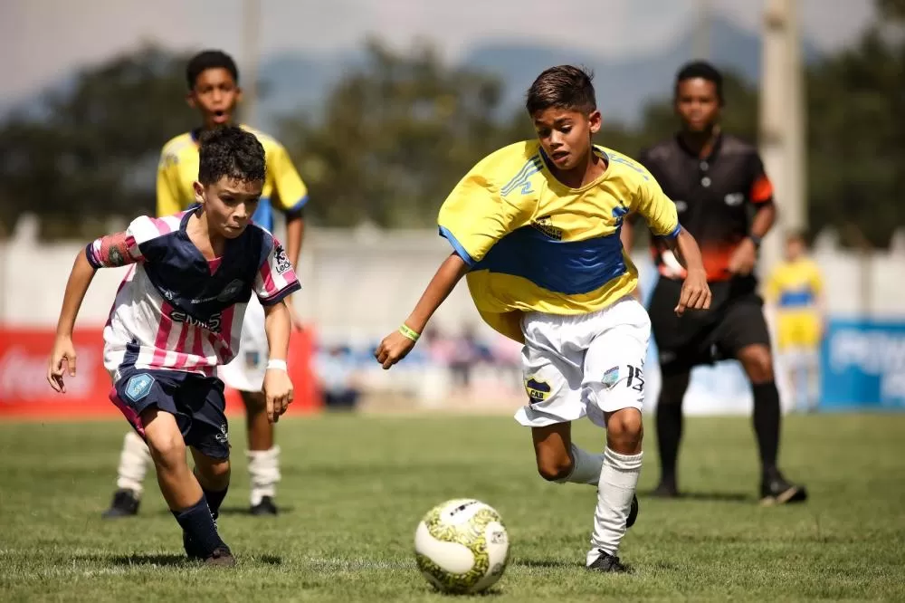 Entre os dias 1º e 4 de maio, a cidade de Itatiaiuçu vai receber a 32ª edição do Craques League, um dos principais torneios de Minas Gerais. Os jogos começam a partir das 7h45 e serão realizados nos estádios Campo das Pedras, Estádio Santa Terezinha, Está